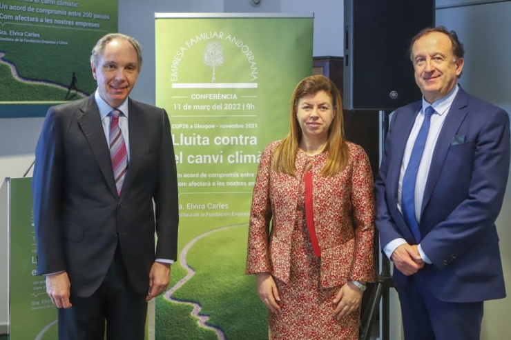 El president de l'EFA, Francesc Mora, la directora de Fundación Empresa & Clima, Elvira Carles, i el director de l'EFA, Joan Tomàs.
